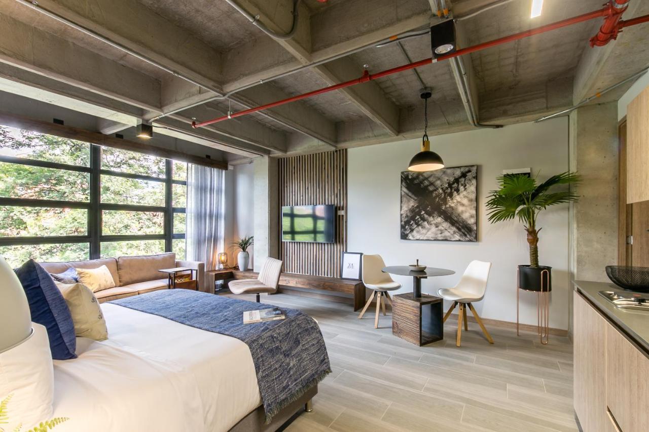 Factory Lofts Hotel Medellin Bagian luar foto
