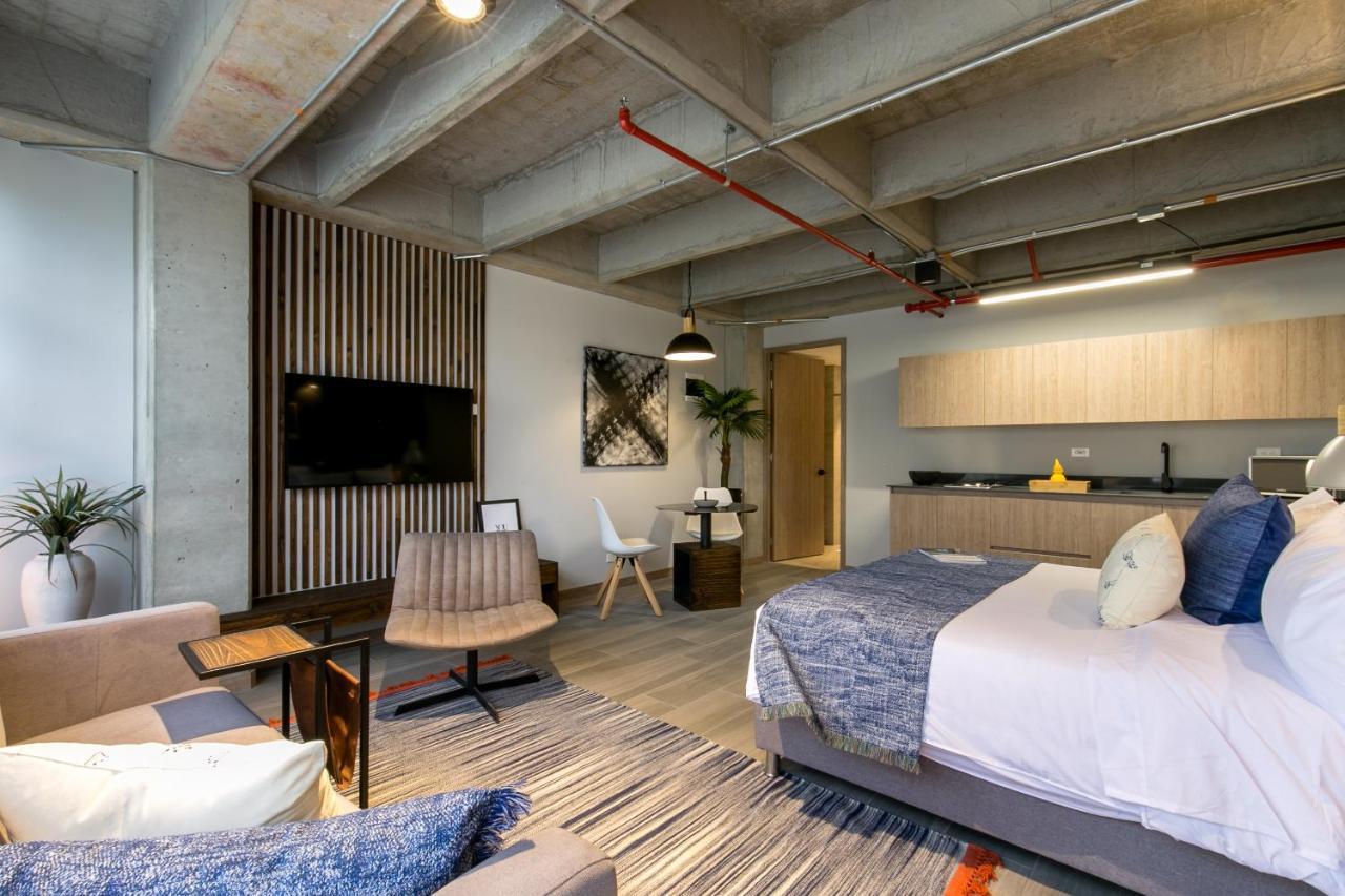 Factory Lofts Hotel Medellin Bagian luar foto