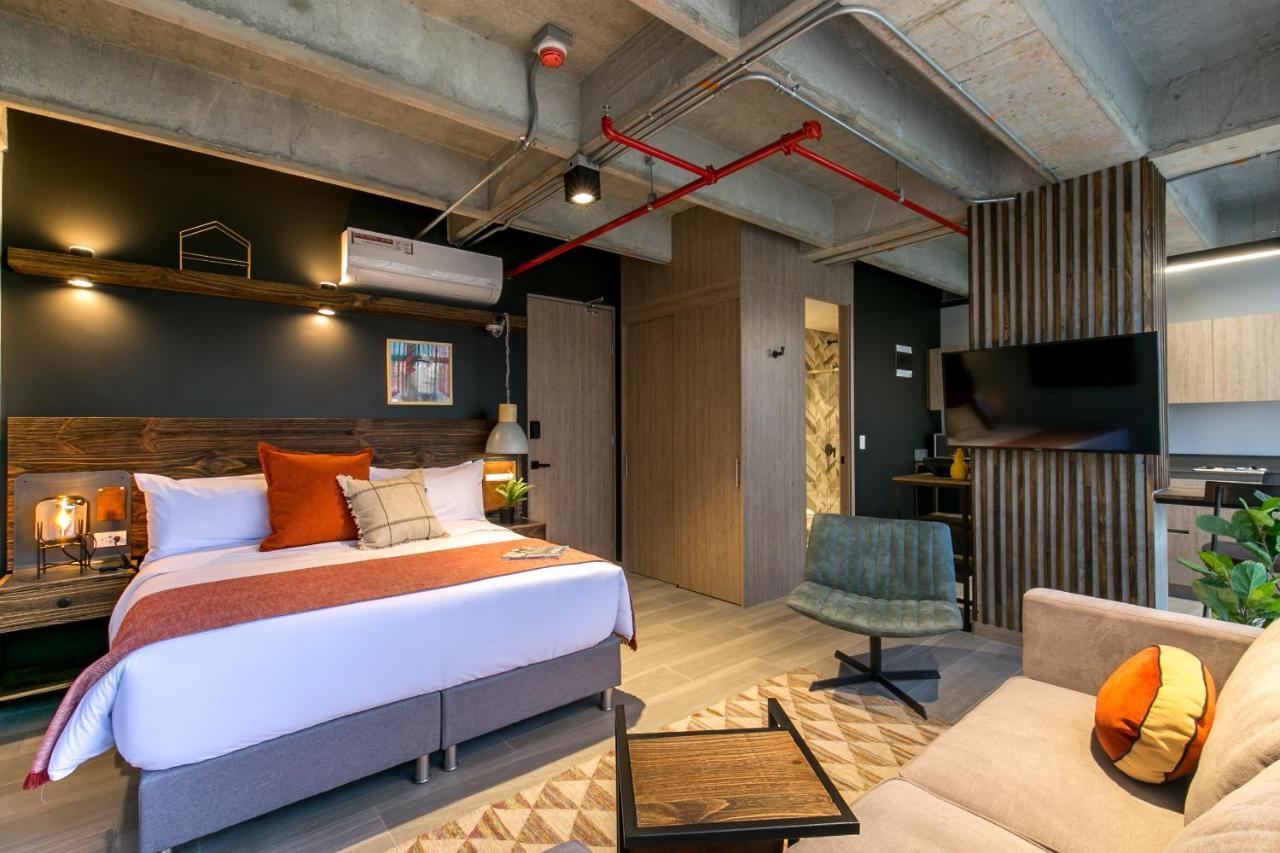 Factory Lofts Hotel Medellin Bagian luar foto