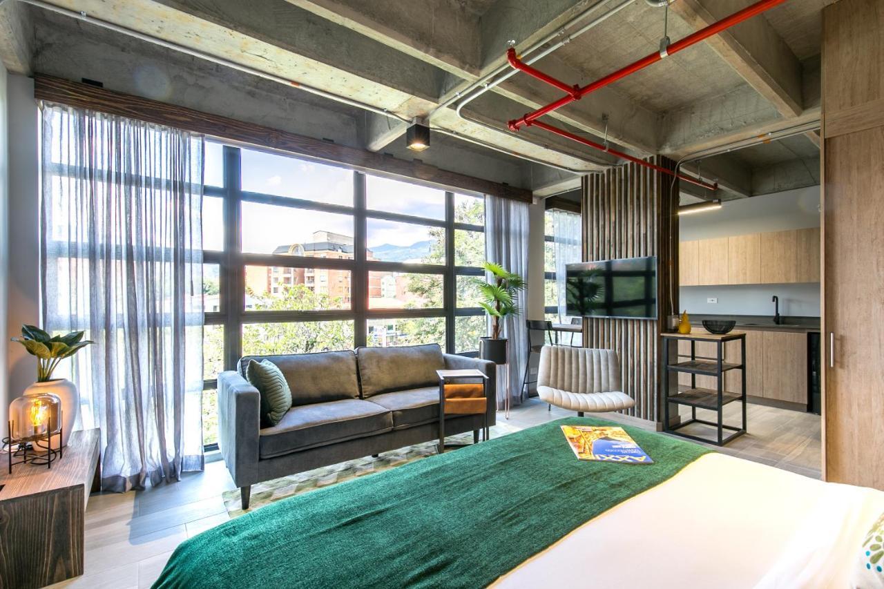 Factory Lofts Hotel Medellin Bagian luar foto
