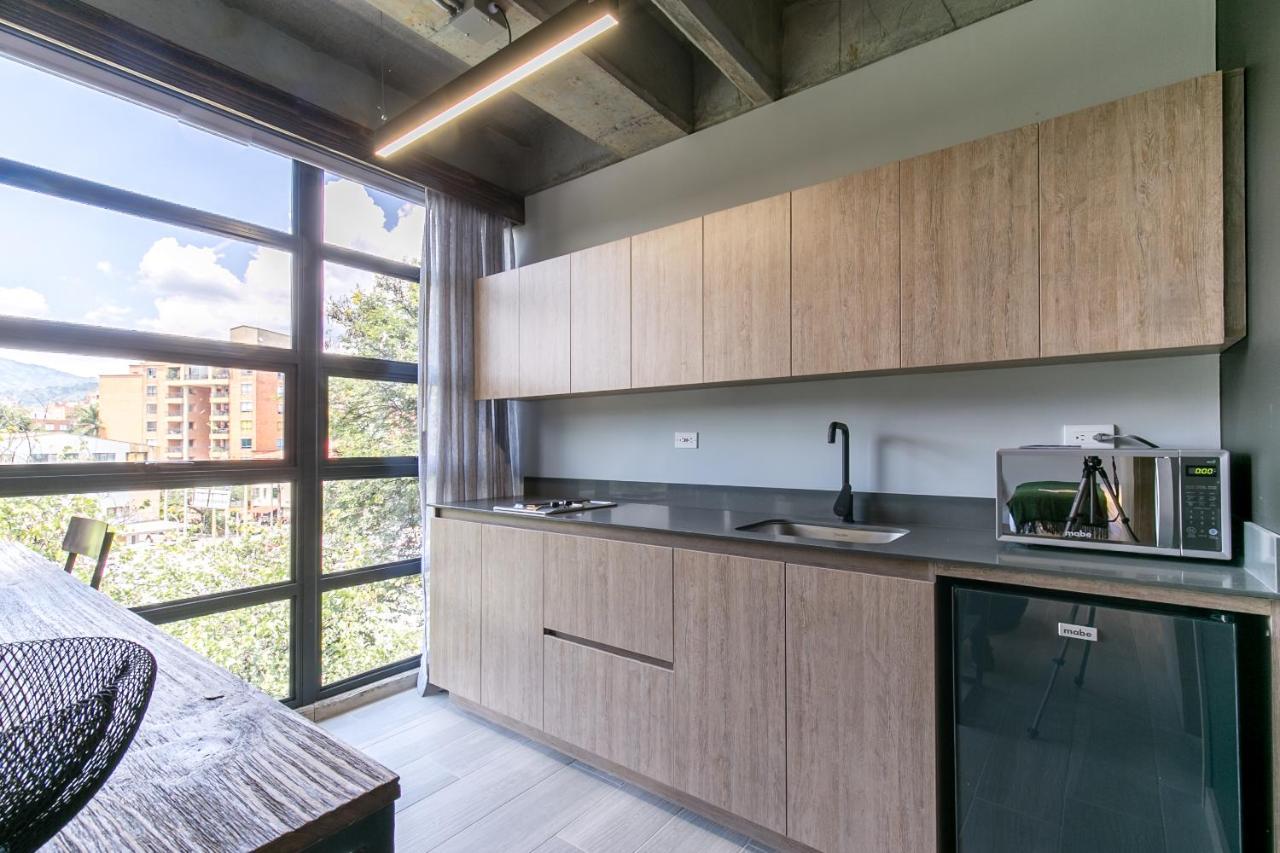 Factory Lofts Hotel Medellin Bagian luar foto