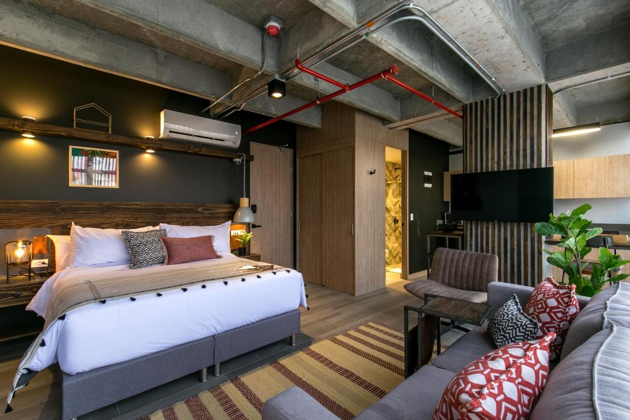 Factory Lofts Hotel Medellin Bagian luar foto