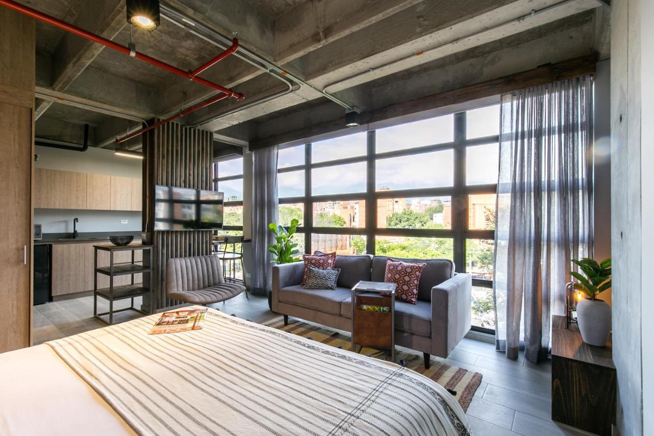 Factory Lofts Hotel Medellin Bagian luar foto