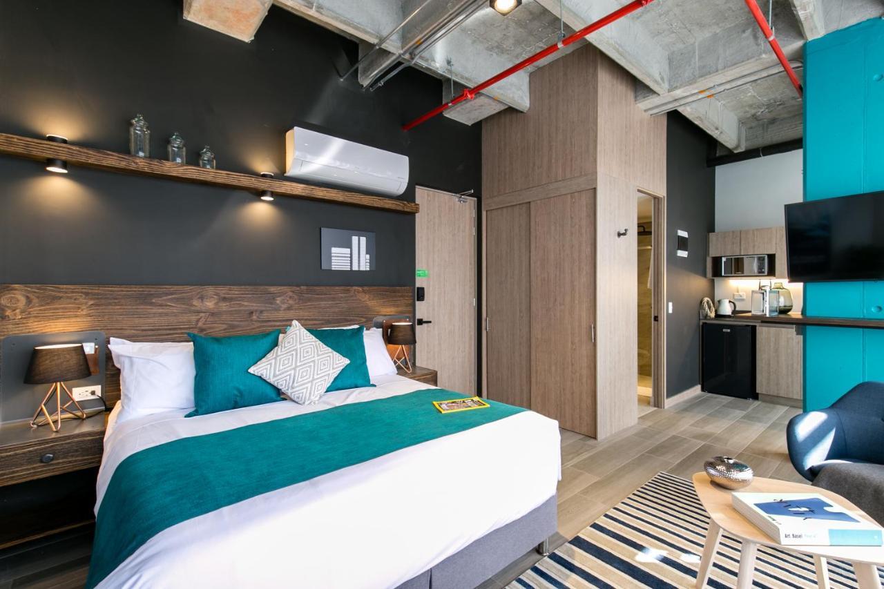 Factory Lofts Hotel Medellin Bagian luar foto