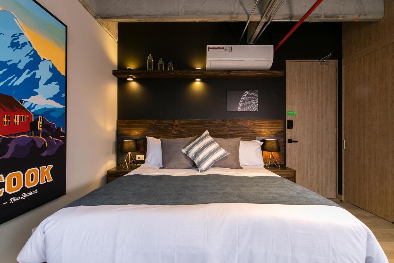 Factory Lofts Hotel Medellin Bagian luar foto