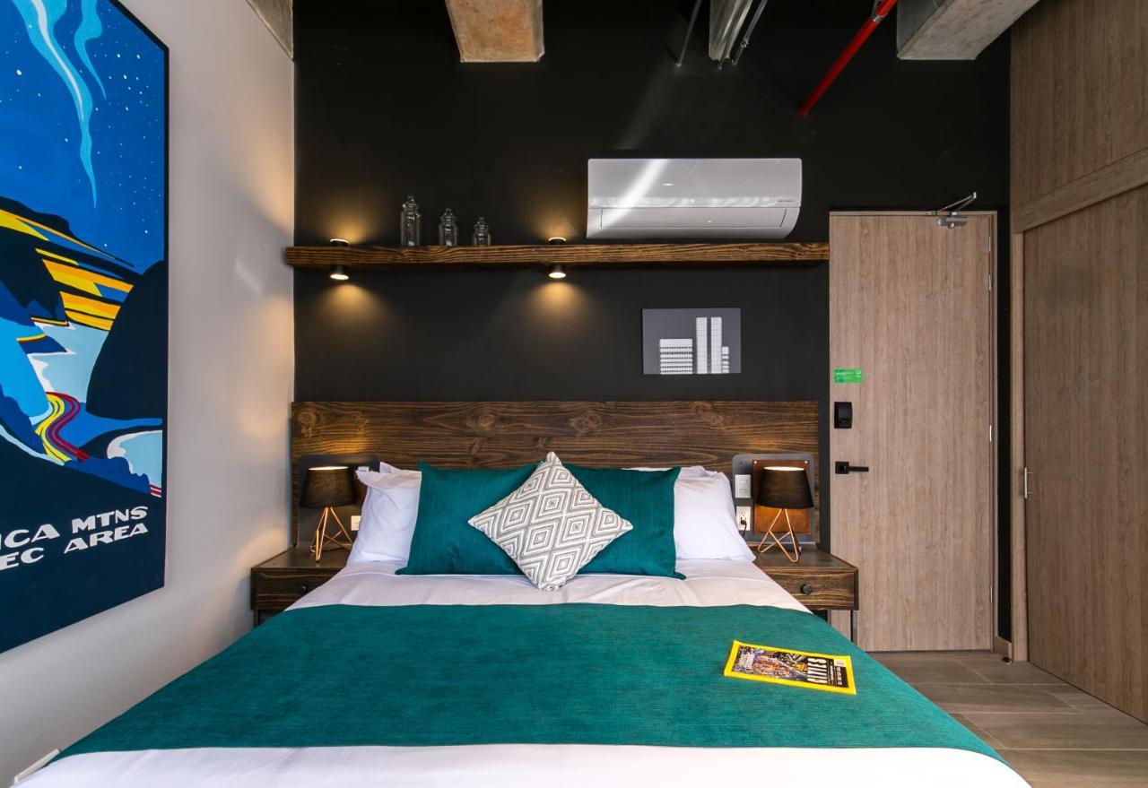 Factory Lofts Hotel Medellin Bagian luar foto