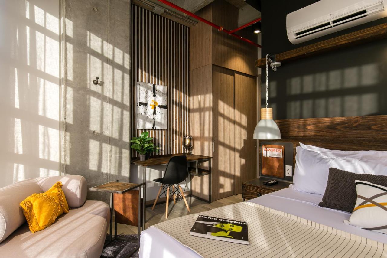 Factory Lofts Hotel Medellin Bagian luar foto