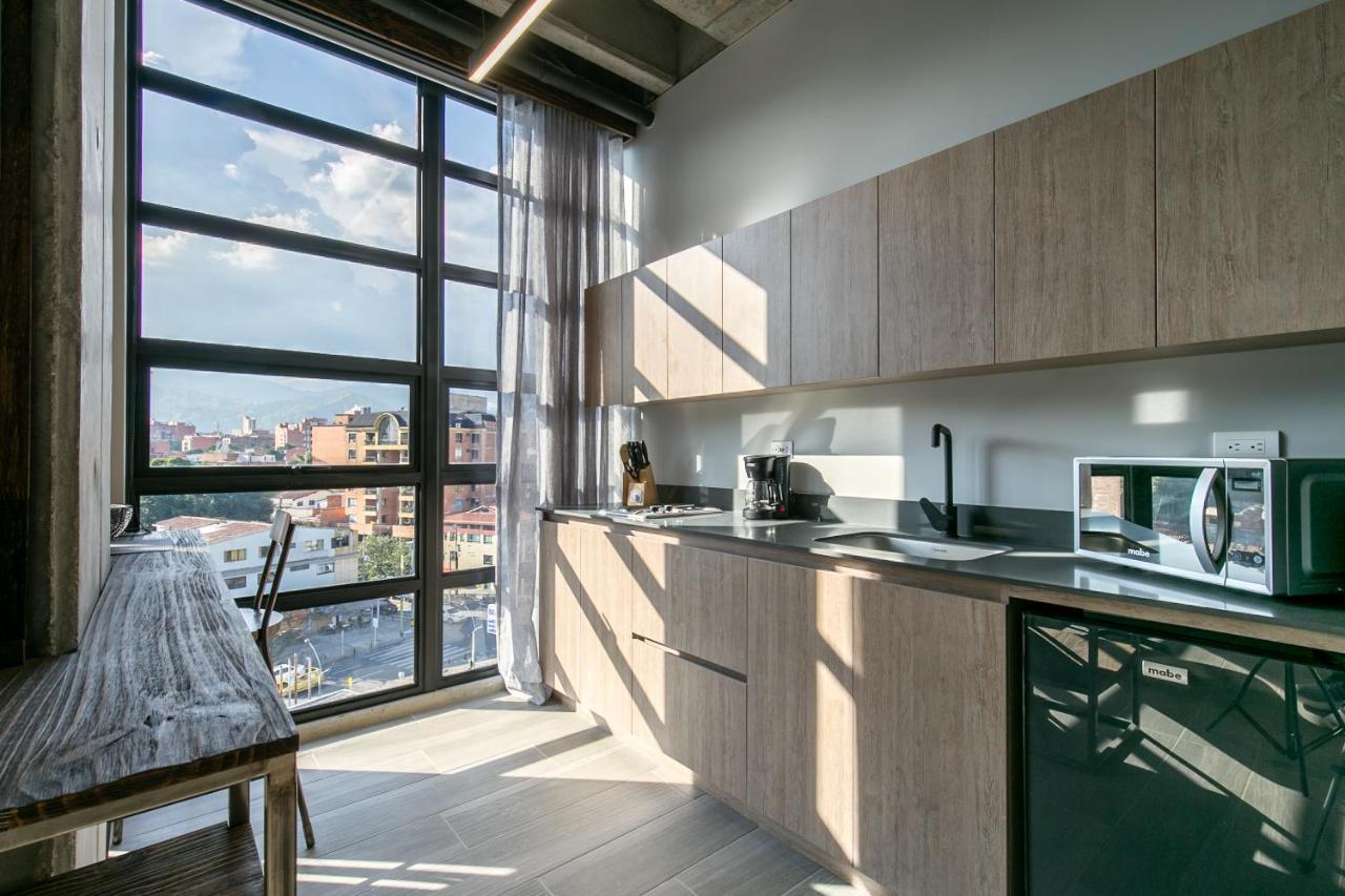 Factory Lofts Hotel Medellin Bagian luar foto