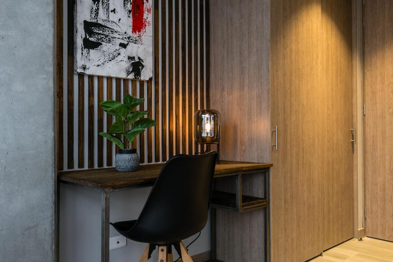 Factory Lofts Hotel Medellin Bagian luar foto