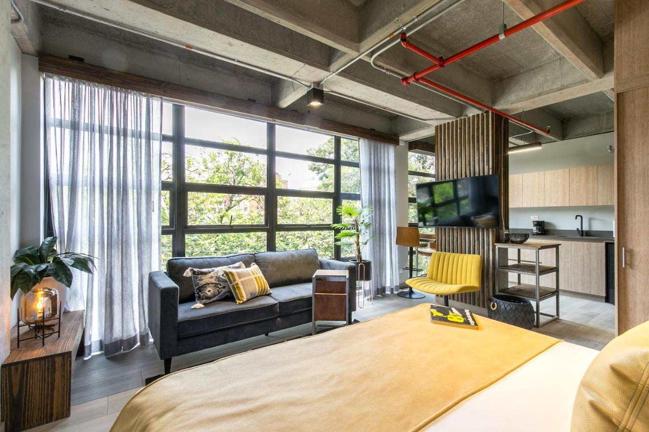 Factory Lofts Hotel Medellin Bagian luar foto