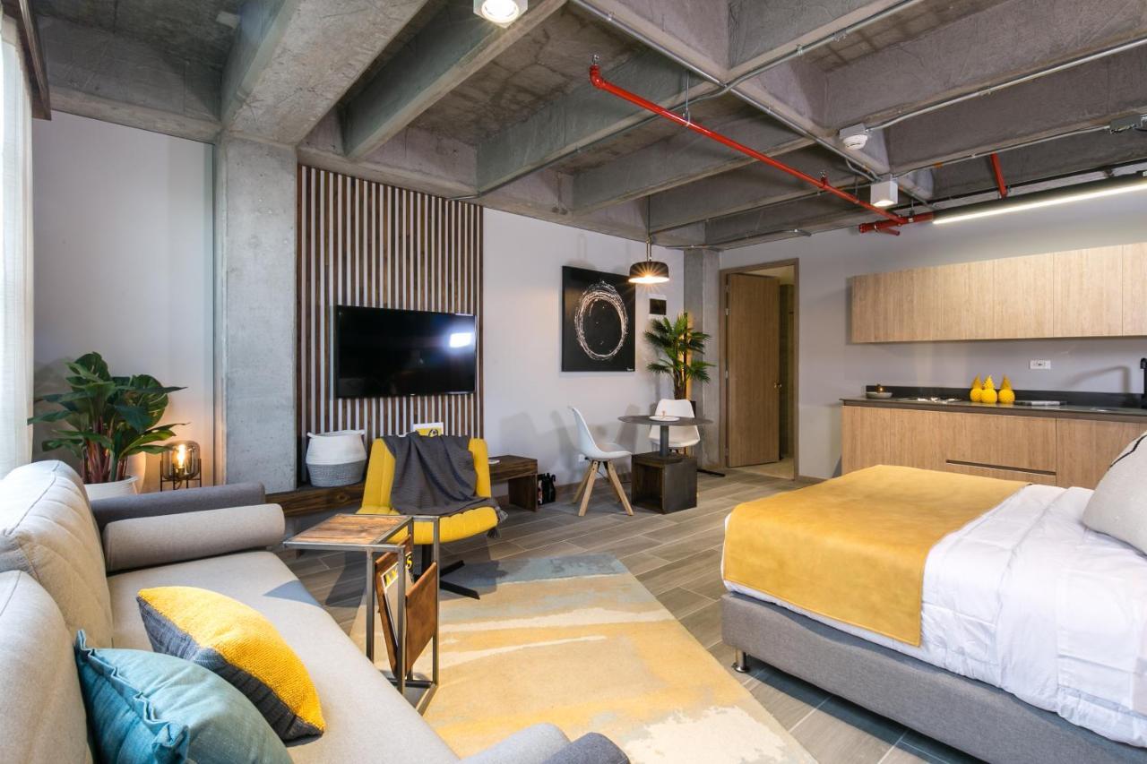 Factory Lofts Hotel Medellin Bagian luar foto