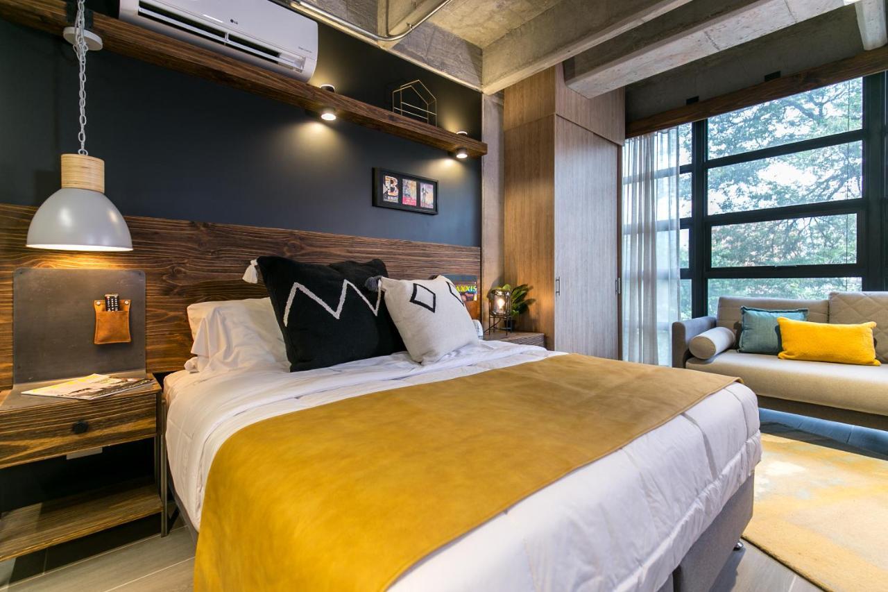 Factory Lofts Hotel Medellin Bagian luar foto